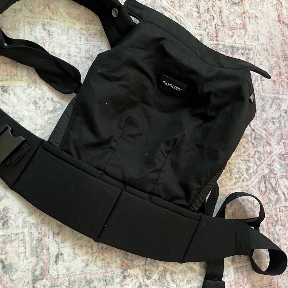 Black Minimalist Belt Bag with Adjustable Straps